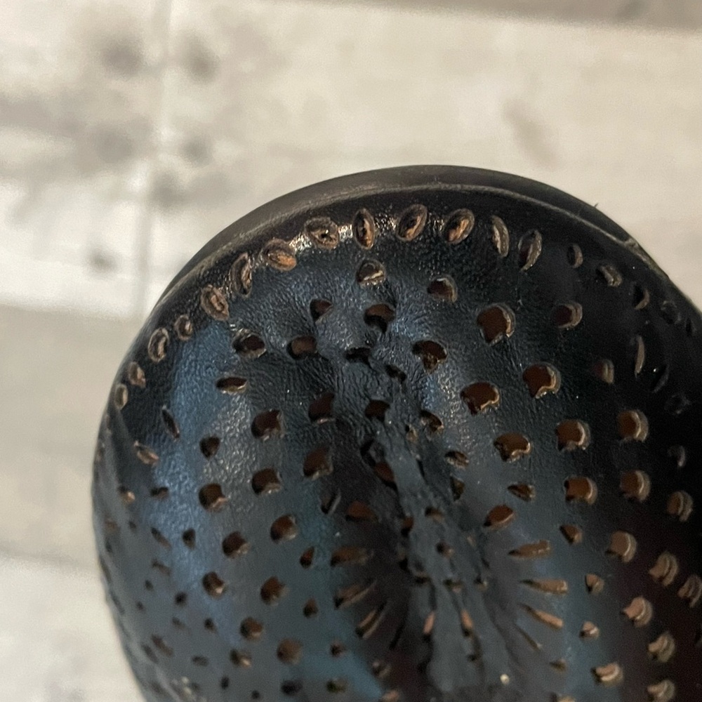 Vionic black Shoes - Picture 11 of 16